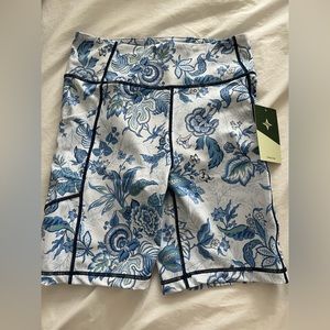 NWT Tuckernuck Biker Shorts size small floral blue and white